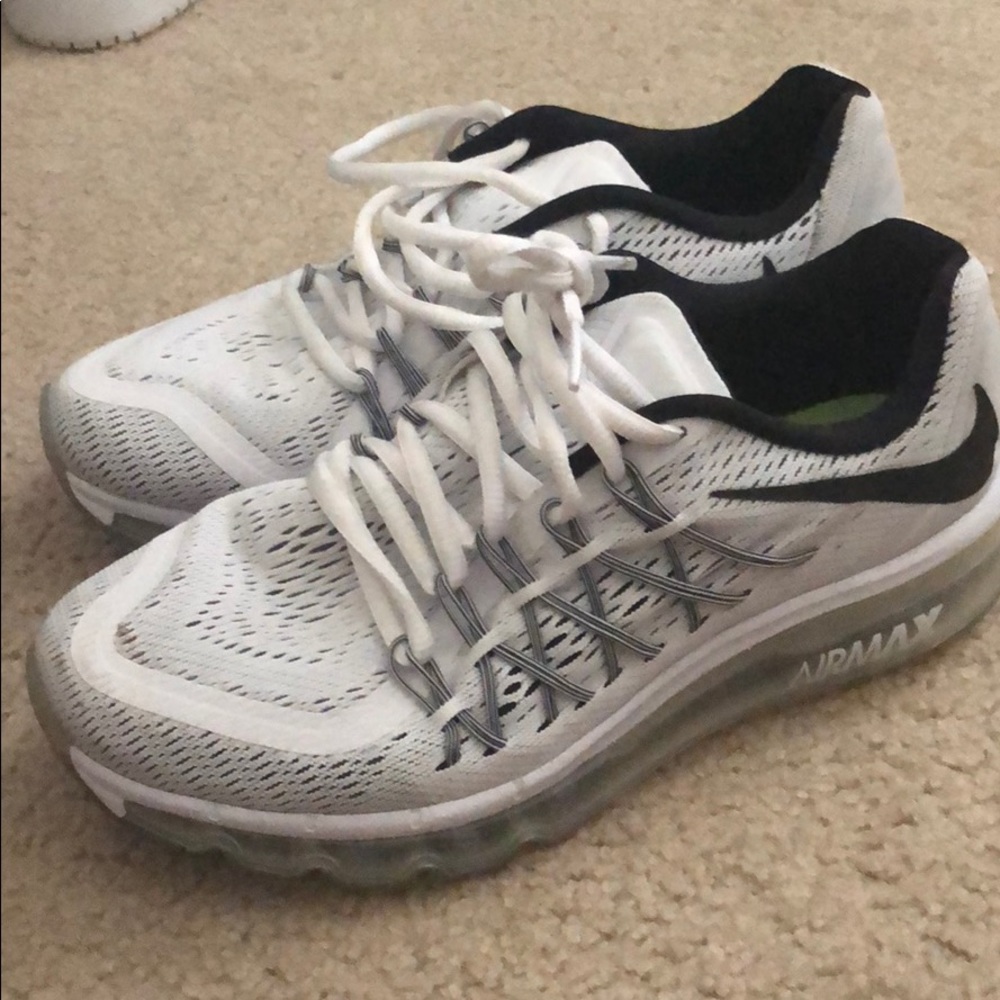 White Nike Air Max 2015
